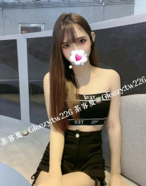 星空🎀 158/E/48/23歲 看似單純無害,私下...