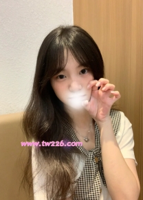 學妹無套嘗鮮系列😡琪琪：155/B/43/19歲