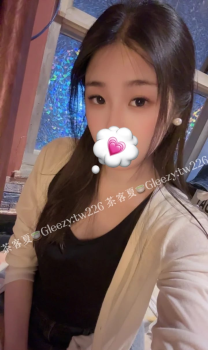 雅玲 164 45 C 28歲🎀 看著溫柔持家的氣質人妻
