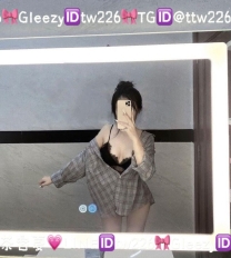ʚ 甜辣反差精緻化妝師 ɞ 妍希：162.E.47.25歲